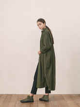 Women's Longline Linen Shirt Jacket with Button Front and Utility Pockets – Lightweight Layering Piece